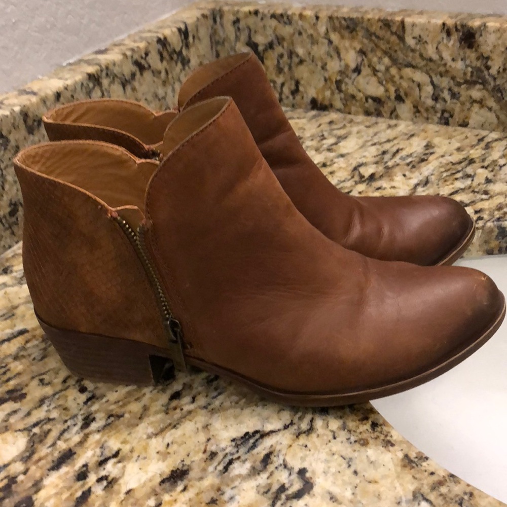 Lucky Brand LK Blare brown booties.